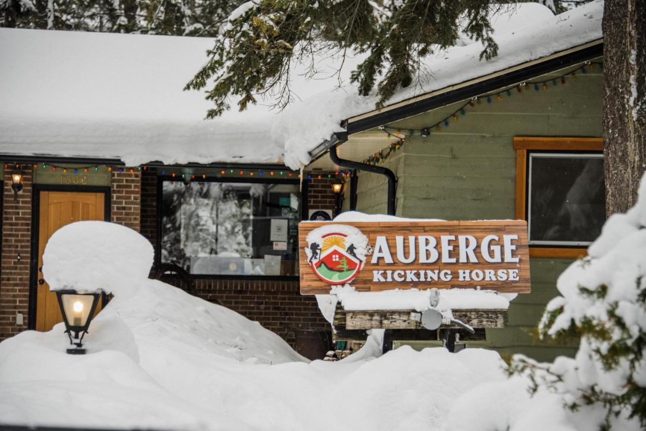 غولدن Auberge Kicking Horse Guest House المظهر الخارجي الصورة